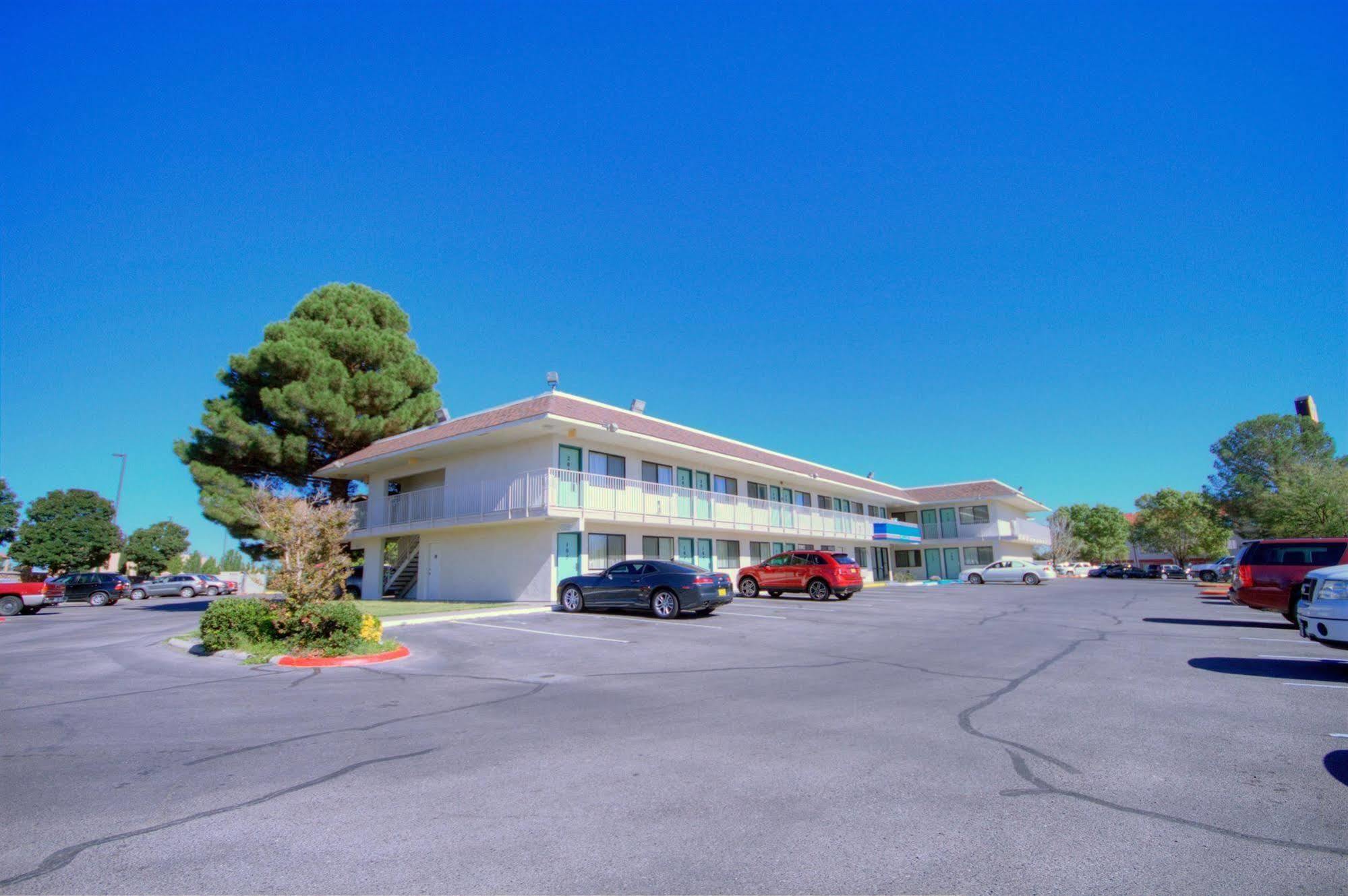 Rodeway Inn Las Cruces Exterior photo